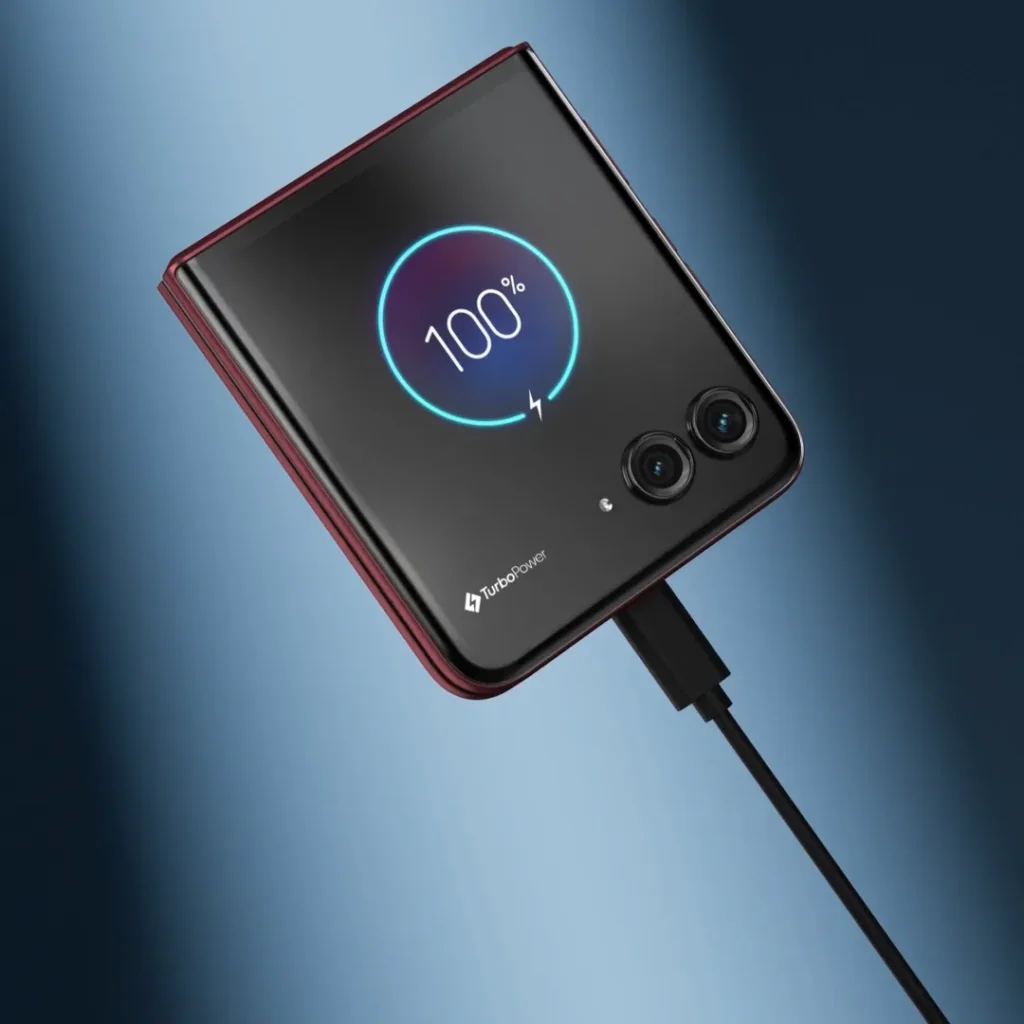 Motorola RAZR 60 Ultra 2025 Review: A Bold Evolution of the Flip Phone Icon 19 Motorola RAZR 60 Ultra 2025 Review: A Bold Evolution of the Flip Phone Icon