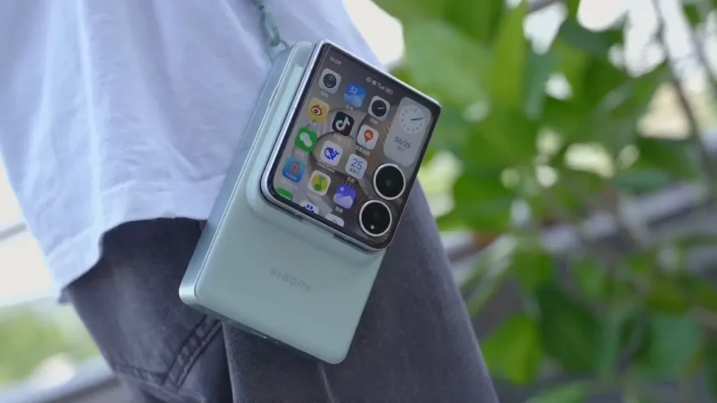 Xiaomi Mix Flip 2 Review – The Most Practical Flip Phone of 2025 14 Xiaomi Mix Flip 2 Review – The Most Practical Flip Phone of 2025