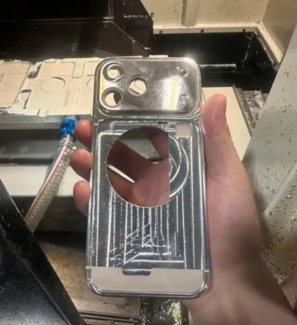 iPhone 17 Pro Leaks Feature Repositioned Antennas for Better Cellular Reception